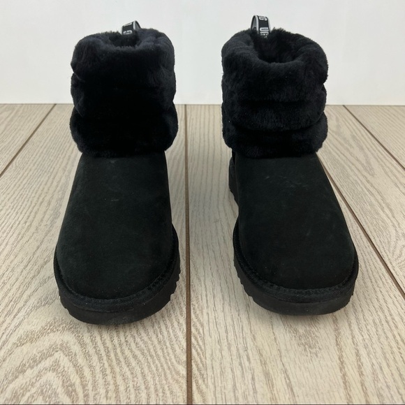 UGG Women's Fluff Mini Quilted Boots US6/EUR37 Black w/ White Logo Heel $160 - Picture 2 of 10